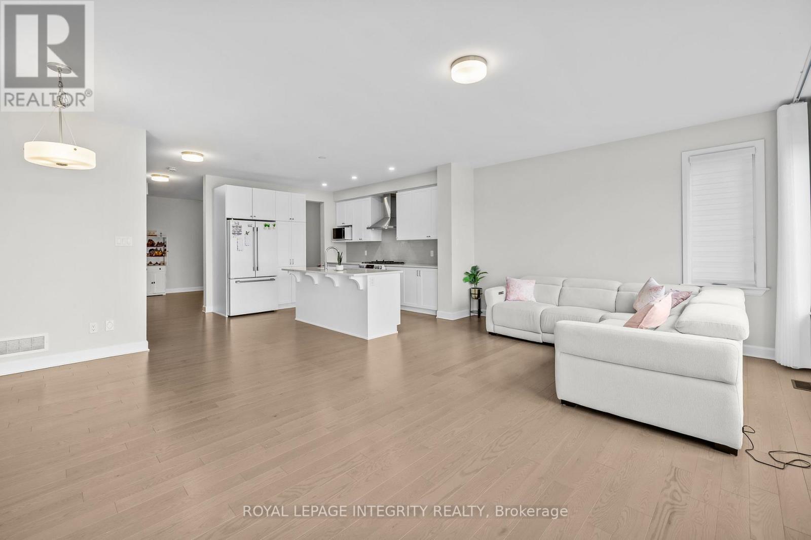 1081 Cope Drive, Ottawa, Ontario  K2S 2B5 - Photo 11 - X12979388