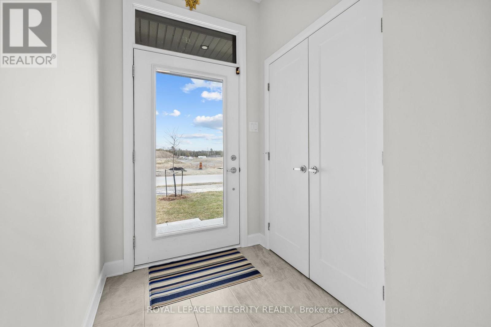 1081 Cope Drive, Ottawa, Ontario  K2S 2B5 - Photo 2 - X12979388