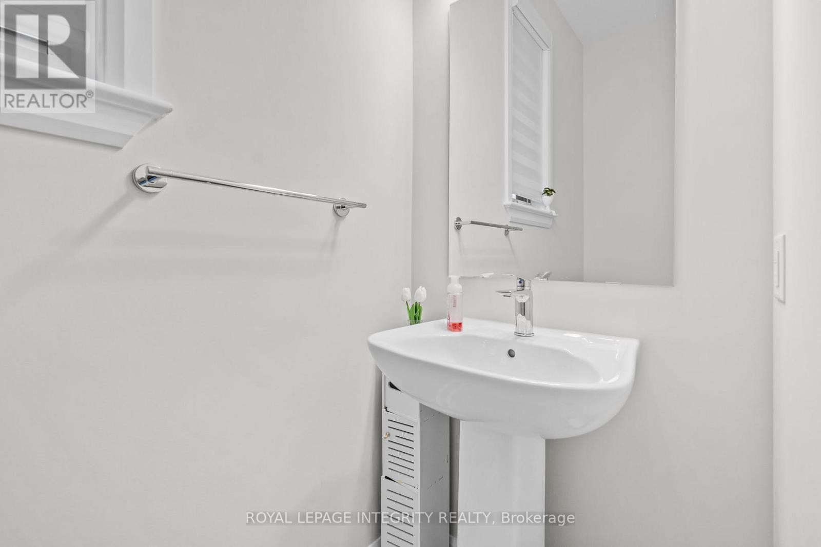 1081 Cope Drive, Ottawa, Ontario  K2S 2B5 - Photo 3 - X12979388