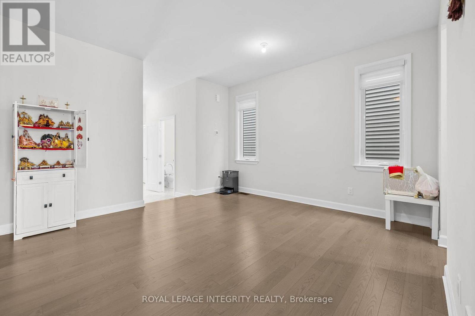 1081 Cope Drive, Ottawa, Ontario  K2S 2B5 - Photo 4 - X12979388