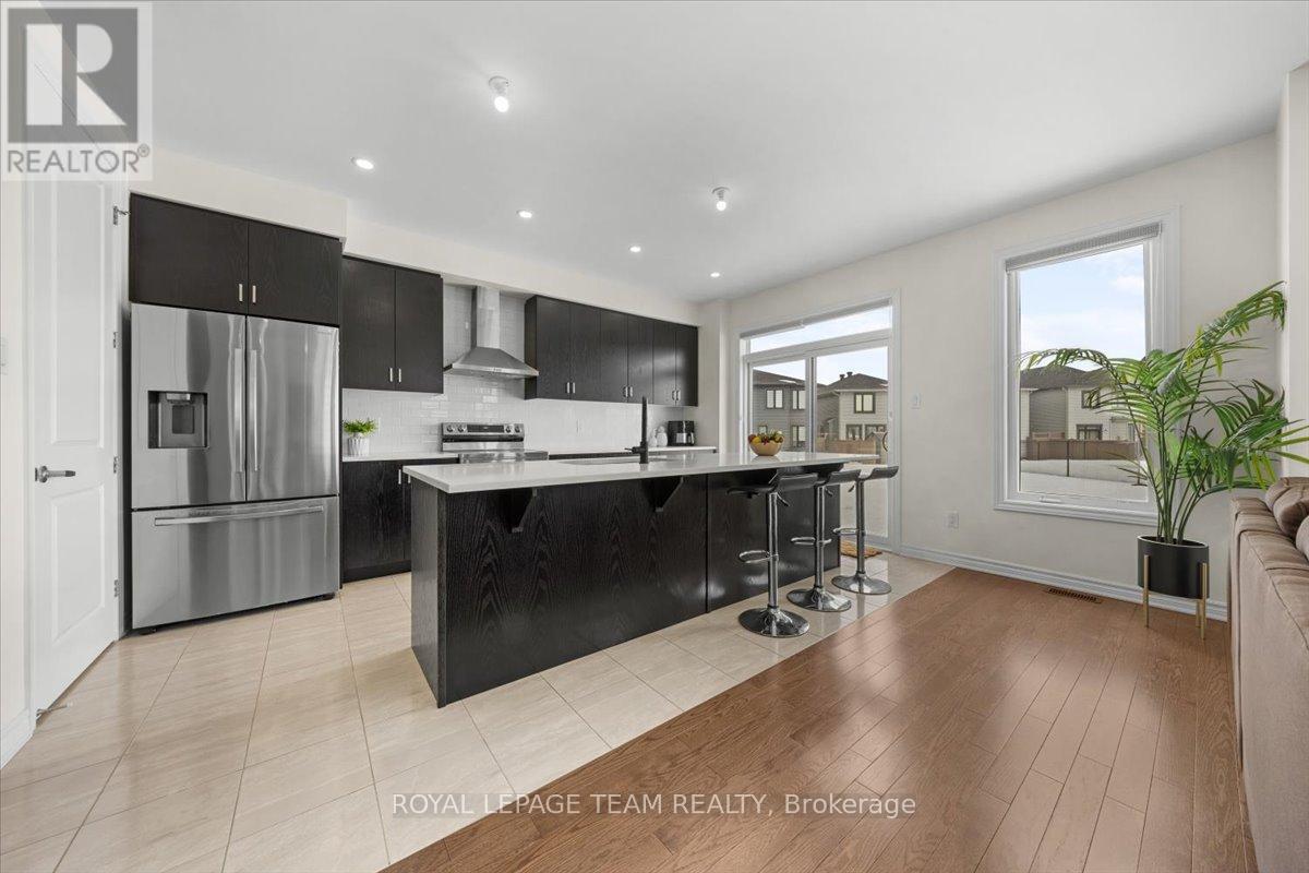 290 Turnbuckle Crescent, Ottawa, Ontario  K2J 7B7 - Photo 8 - X12979392