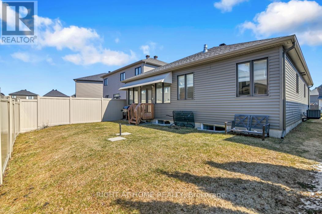 26 Stickleback Way, Ottawa, Ontario  K4A 1K9 - Photo 27 - X12979562