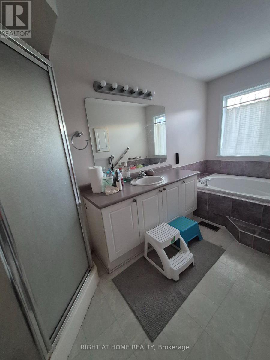 85 Margrave Avenue, Ottawa, Ontario  K1T 3Y1 - Photo 13 - X12979564