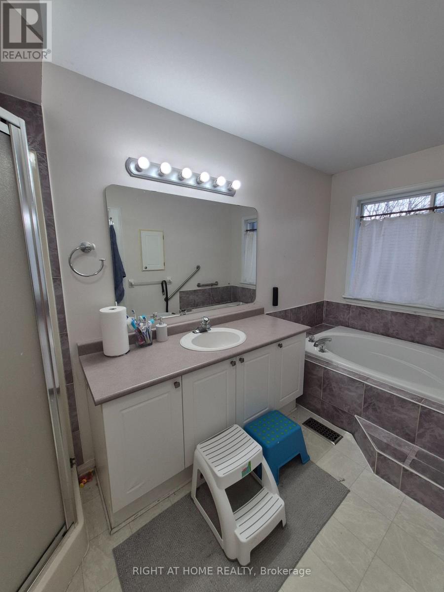 85 Margrave Avenue, Ottawa, Ontario  K1T 3Y1 - Photo 14 - X12979564