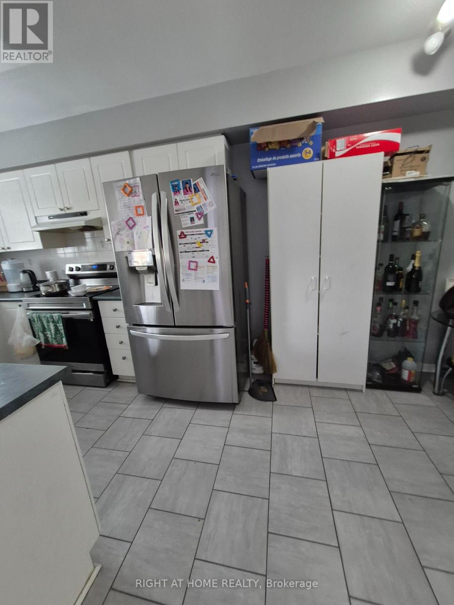 85 Margrave Avenue, Ottawa, Ontario  K1T 3Y1 - Photo 17 - X12979564