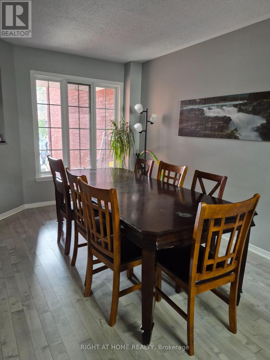 85 Margrave Avenue, Ottawa, Ontario  K1T 3Y1 - Photo 3 - X12979564