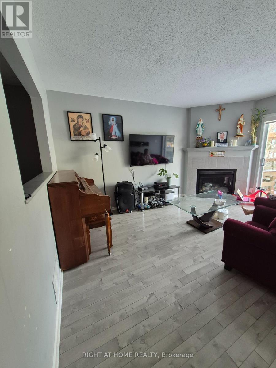 85 Margrave Avenue, Ottawa, Ontario  K1T 3Y1 - Photo 7 - X12979564