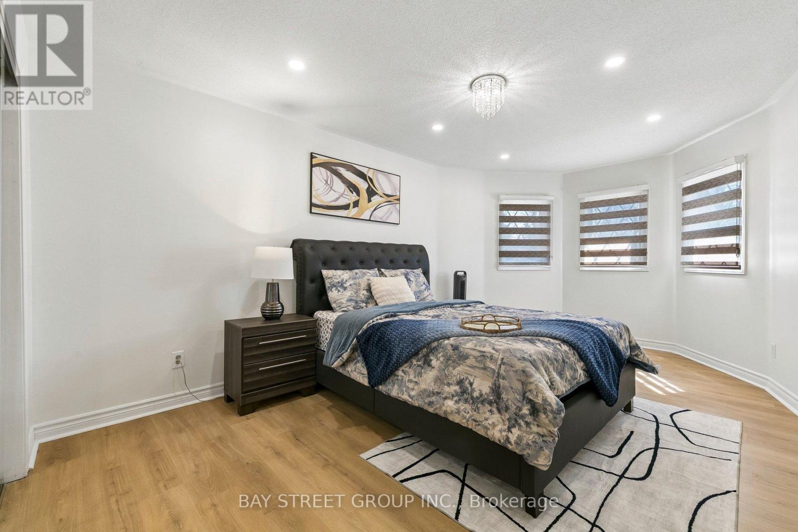 3307 Charlebrook Court, Mississauga, Ontario  L5L 5B5 - Photo 30 - W12978490