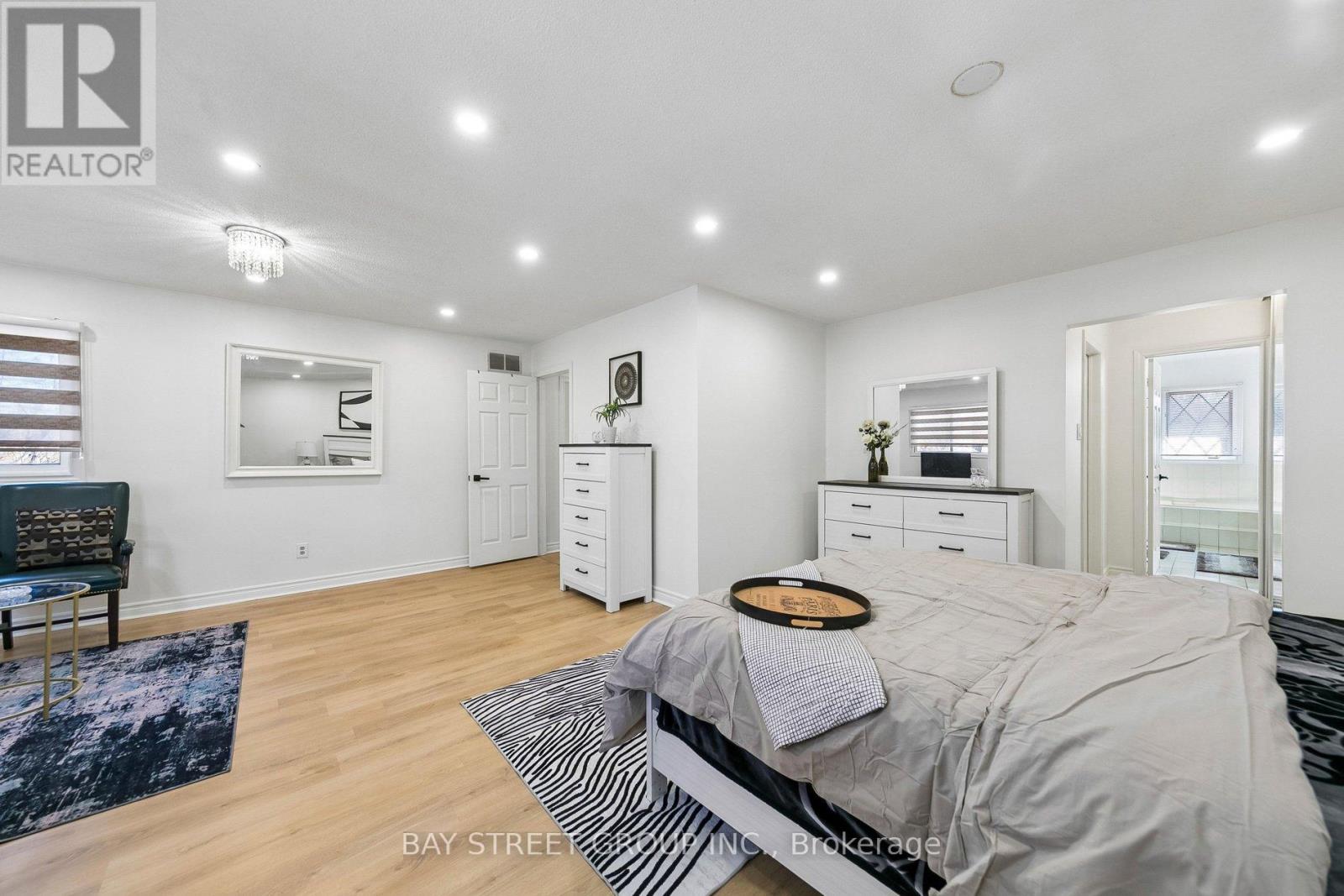 3307 Charlebrook Court, Mississauga, Ontario  L5L 5B5 - Photo 27 - W12978490