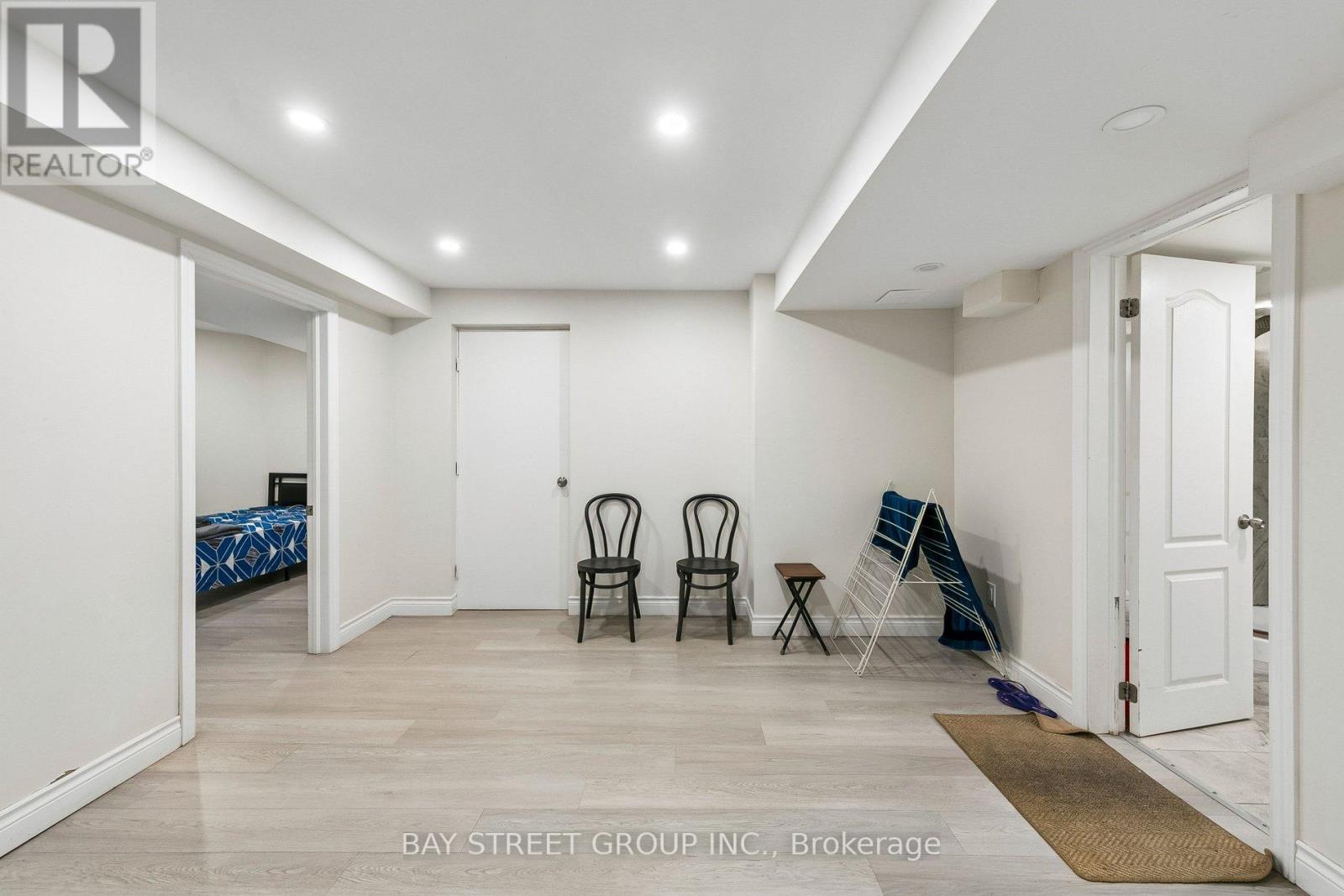 3307 Charlebrook Court, Mississauga, Ontario  L5L 5B5 - Photo 37 - W12978490