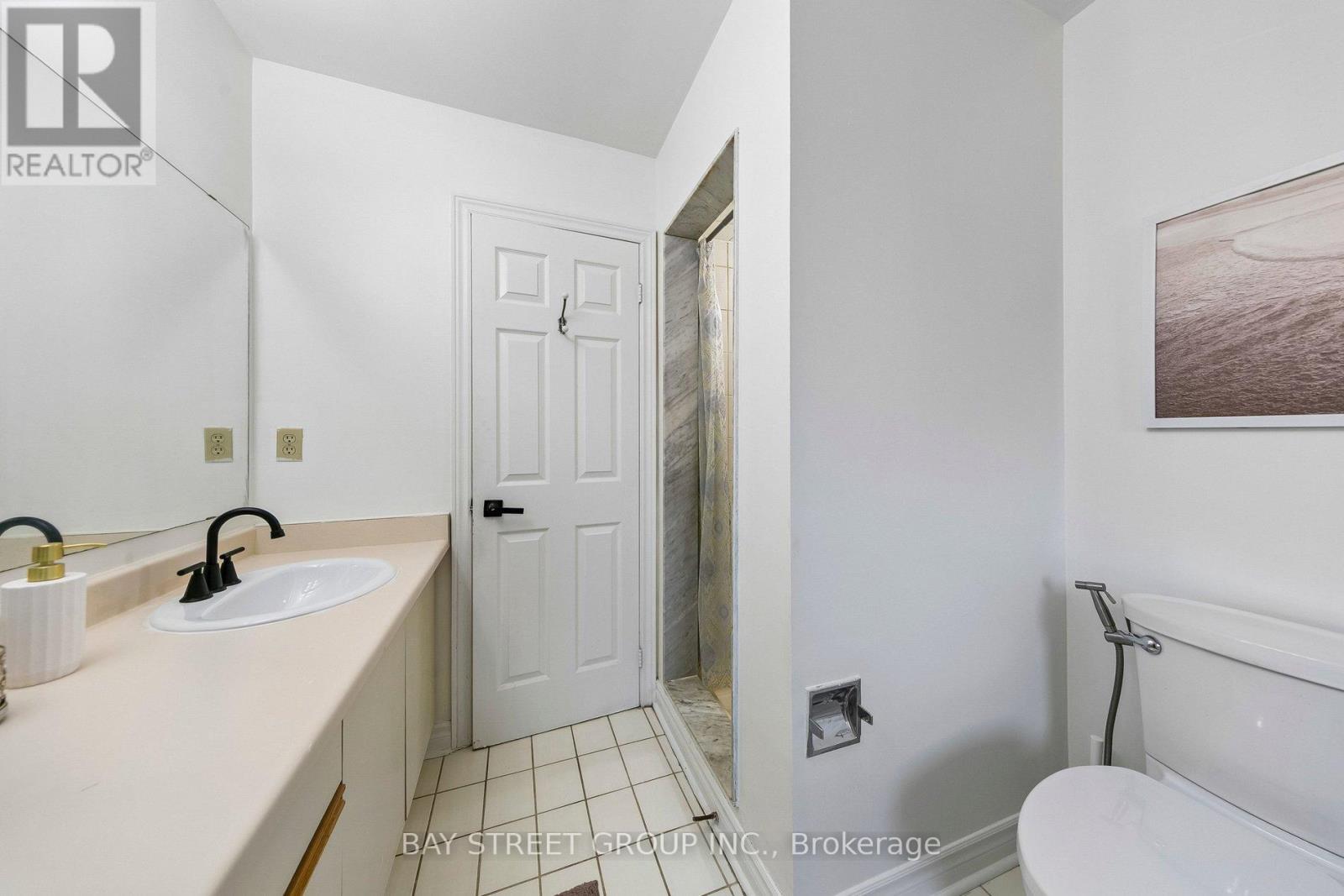 3307 Charlebrook Court, Mississauga, Ontario  L5L 5B5 - Photo 28 - W12978490