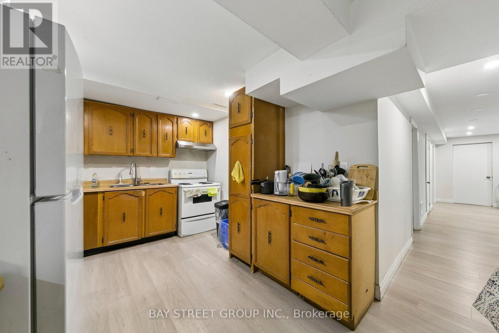 3307 Charlebrook Court, Mississauga, Ontario  L5L 5B5 - Photo 38 - W12978490