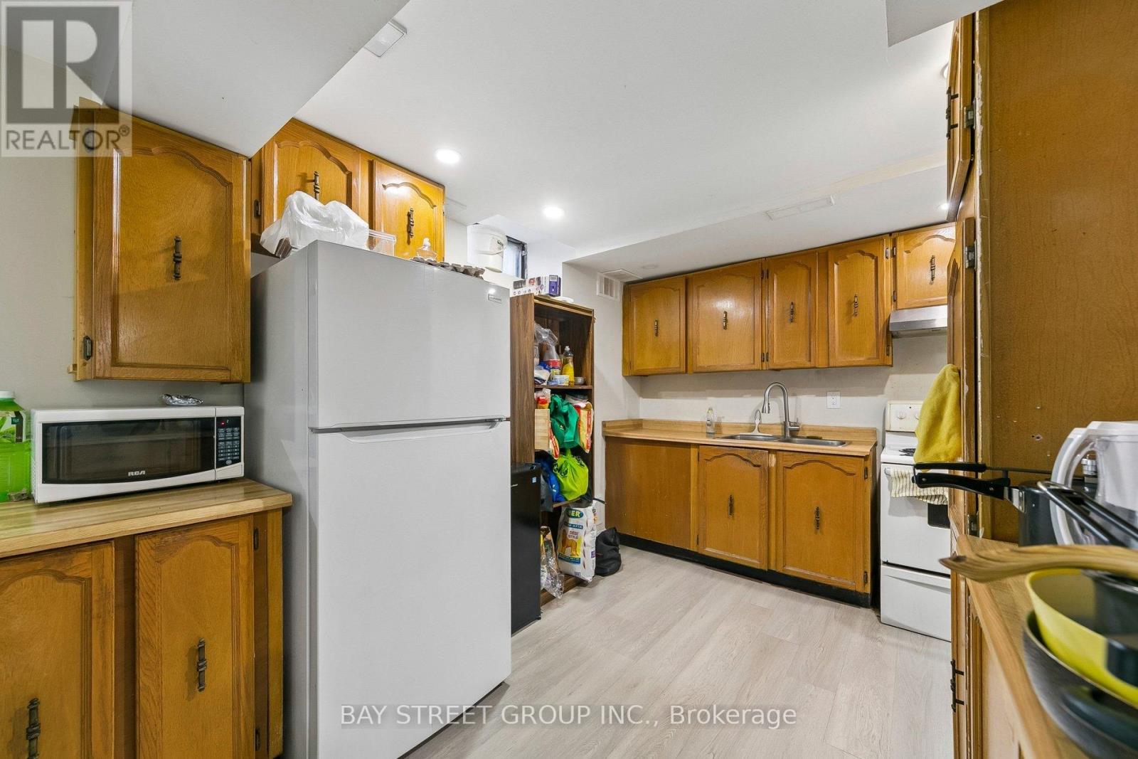 3307 Charlebrook Court, Mississauga, Ontario  L5L 5B5 - Photo 39 - W12978490