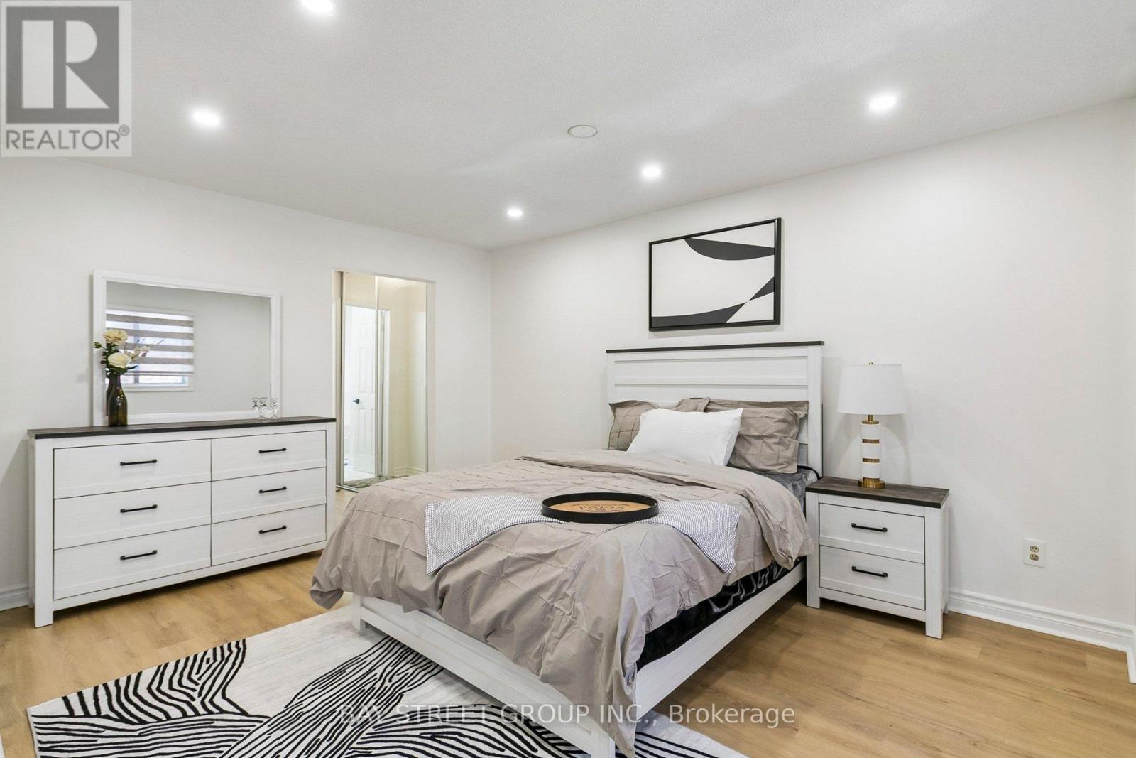 3307 Charlebrook Court, Mississauga, Ontario  L5L 5B5 - Photo 26 - W12978490