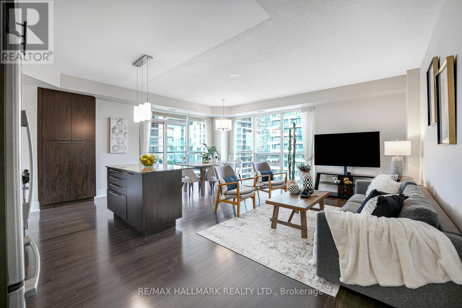 1621 - 70 ROEHAMPTON AVENUE, Toronto, Ontario