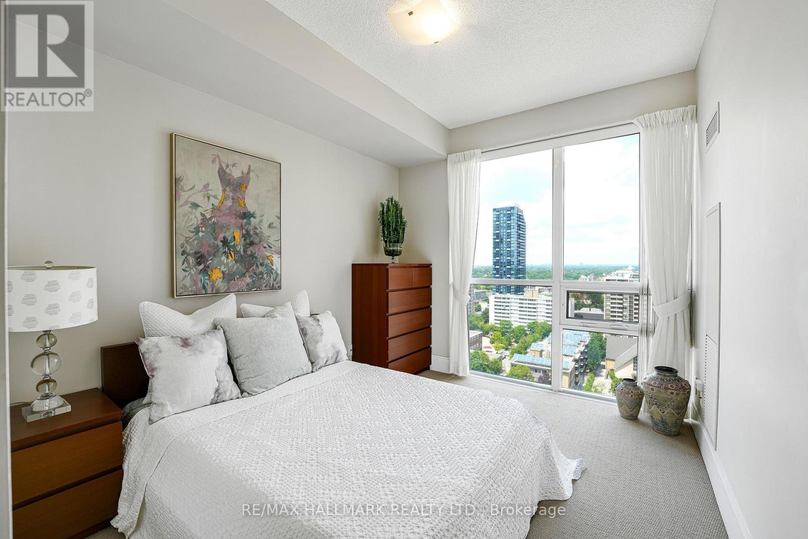 1621 - 70 Roehampton Avenue, Toronto, Ontario  M4P 1R2 - Photo 11 - C12979426