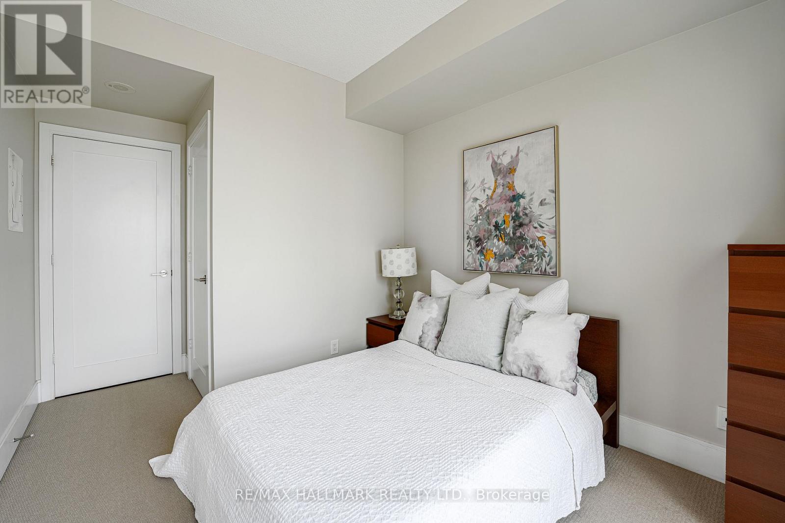 1621 - 70 Roehampton Avenue, Toronto, Ontario  M4P 1R2 - Photo 13 - C12979426