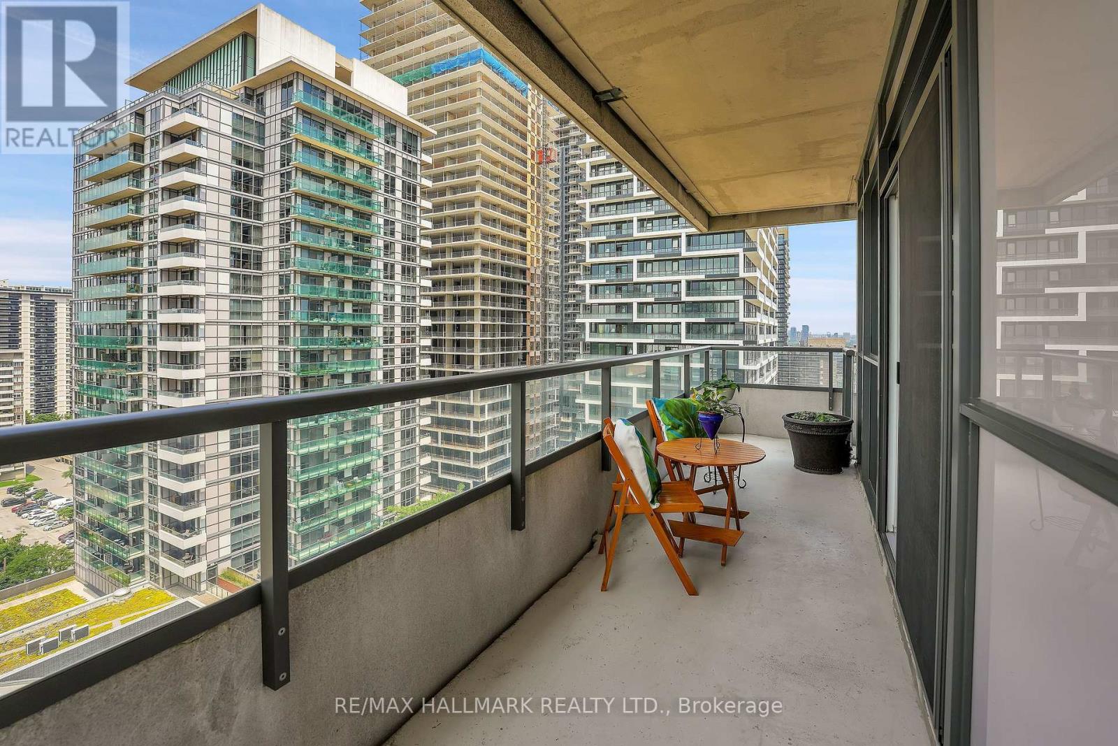 1621 - 70 Roehampton Avenue, Toronto, Ontario  M4P 1R2 - Photo 17 - C12979426