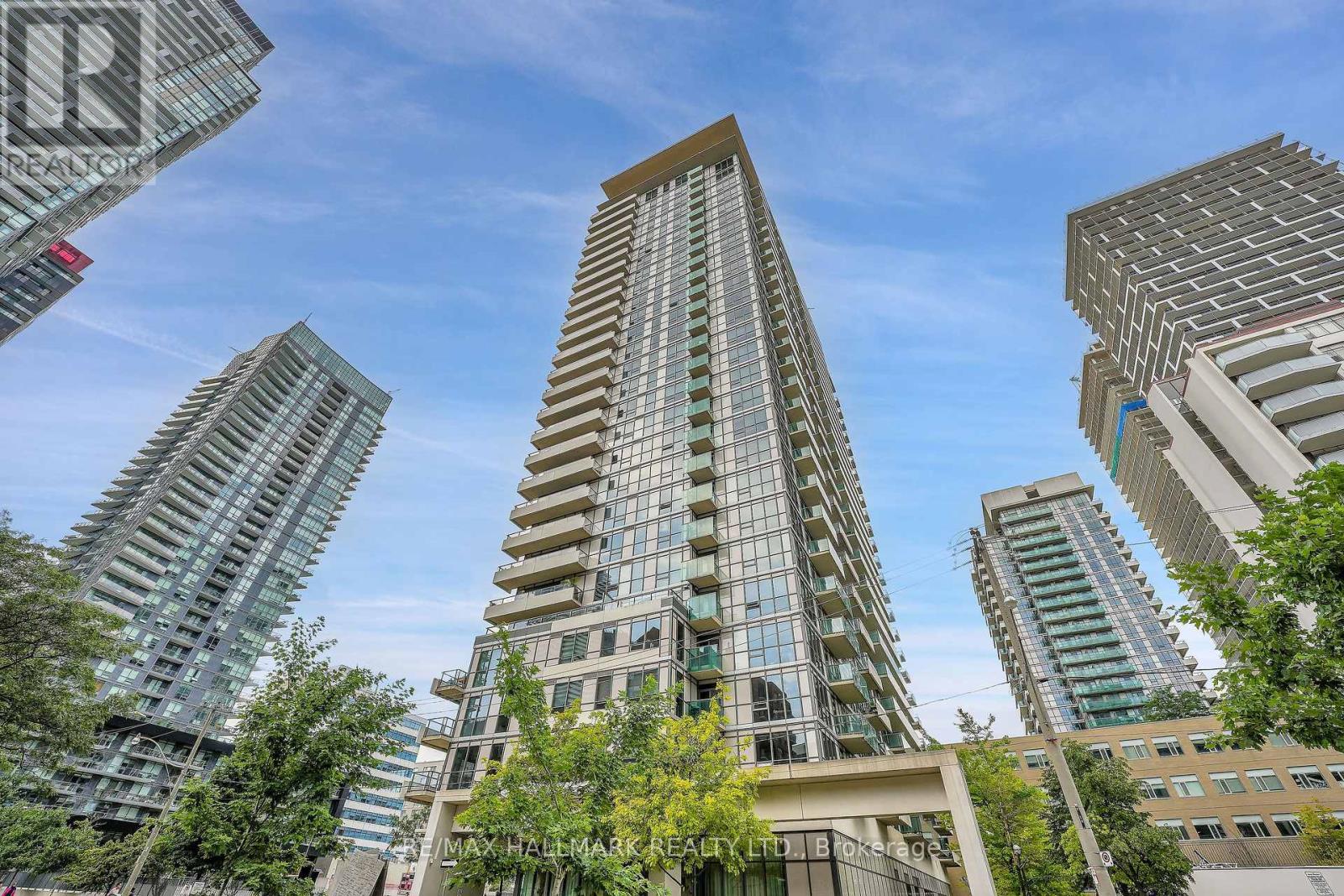 1621 - 70 Roehampton Avenue, Toronto, Ontario  M4P 1R2 - Photo 2 - C12979426