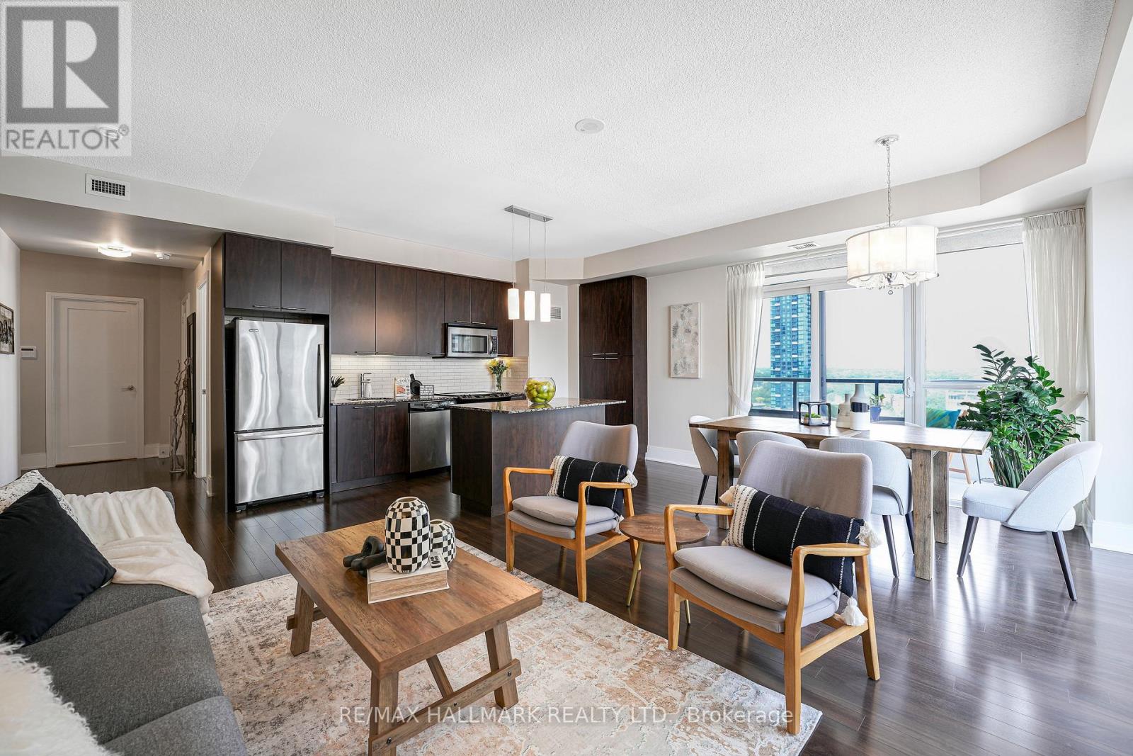 1621 - 70 Roehampton Avenue, Toronto, Ontario  M4P 1R2 - Photo 3 - C12979426