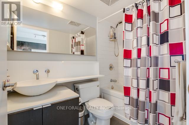 2315 - 15 Fort York Boulevard, Toronto, Ontario  M5V 3Y4 - Photo 14 - C12979450