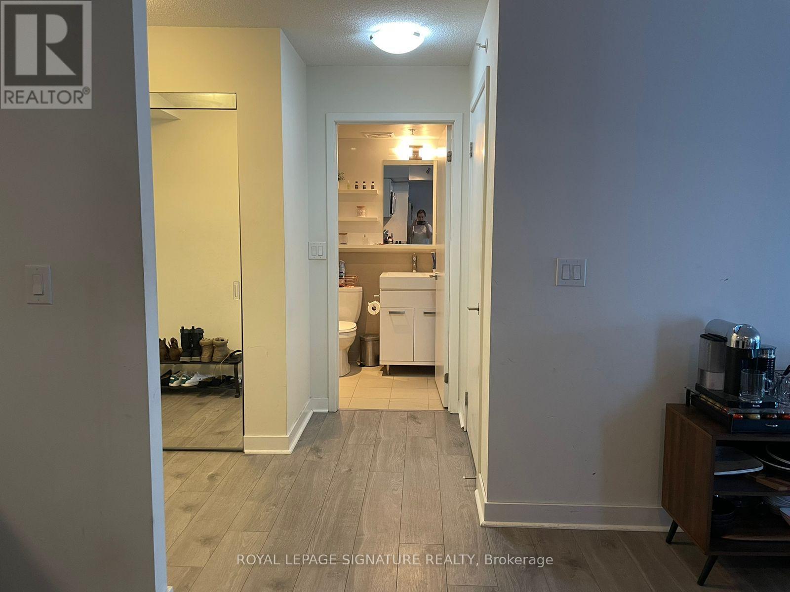 414 - 295 Adelaide Street W, Toronto, Ontario  M5V 0L4 - Photo 11 - C12979472