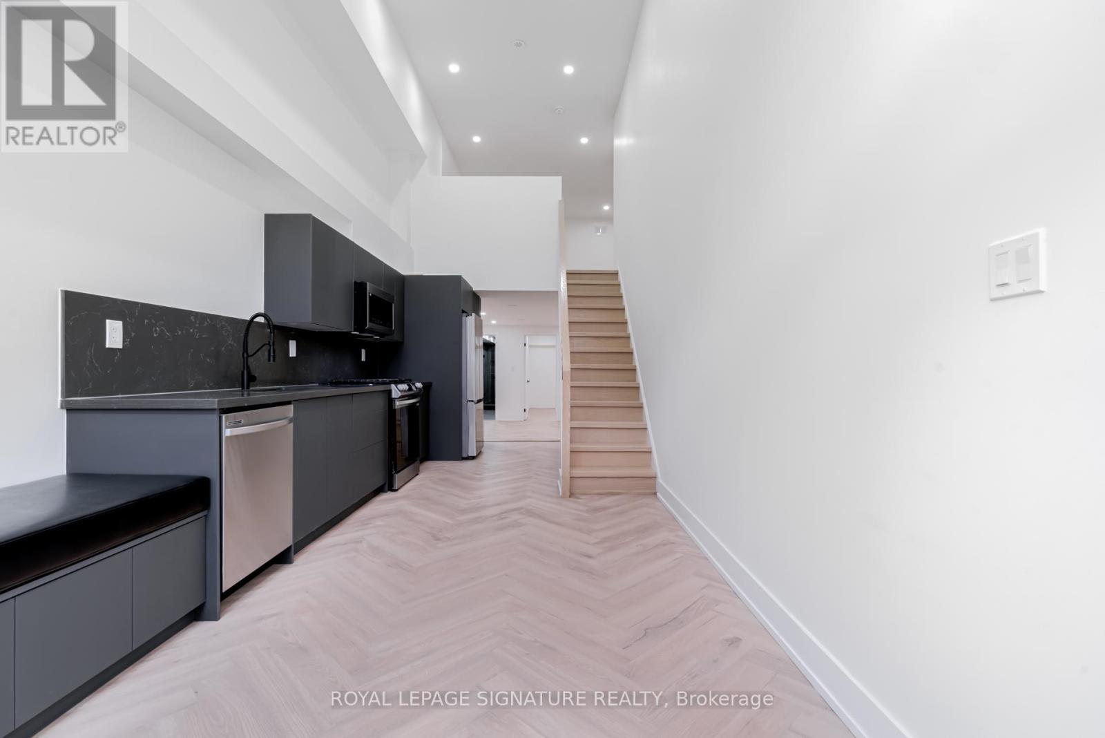 3 - 861 O'CONNOR DRIVE, Toronto, Ontario