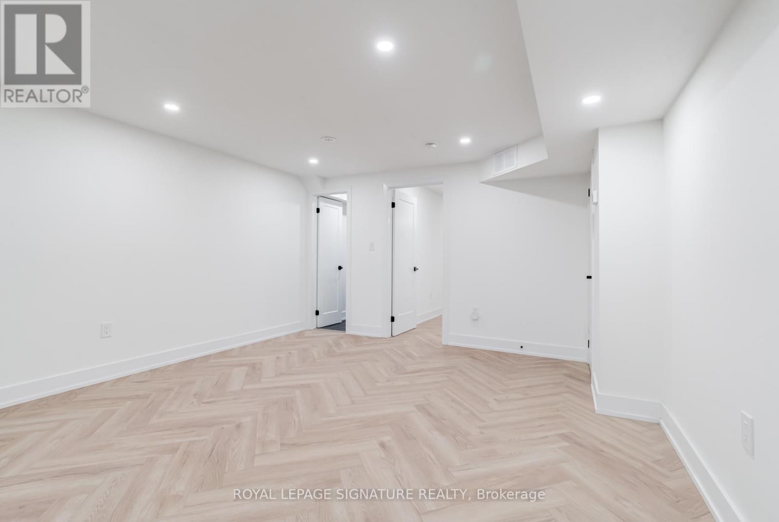 3 - 861 O'connor Drive, Toronto, Ontario  M4B 2S7 - Photo 11 - E12979554