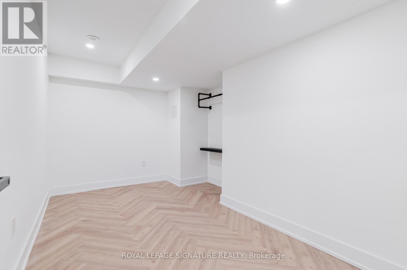 3 - 861 O'connor Drive, Toronto, Ontario  M4B 2S7 - Photo 13 - E12979554