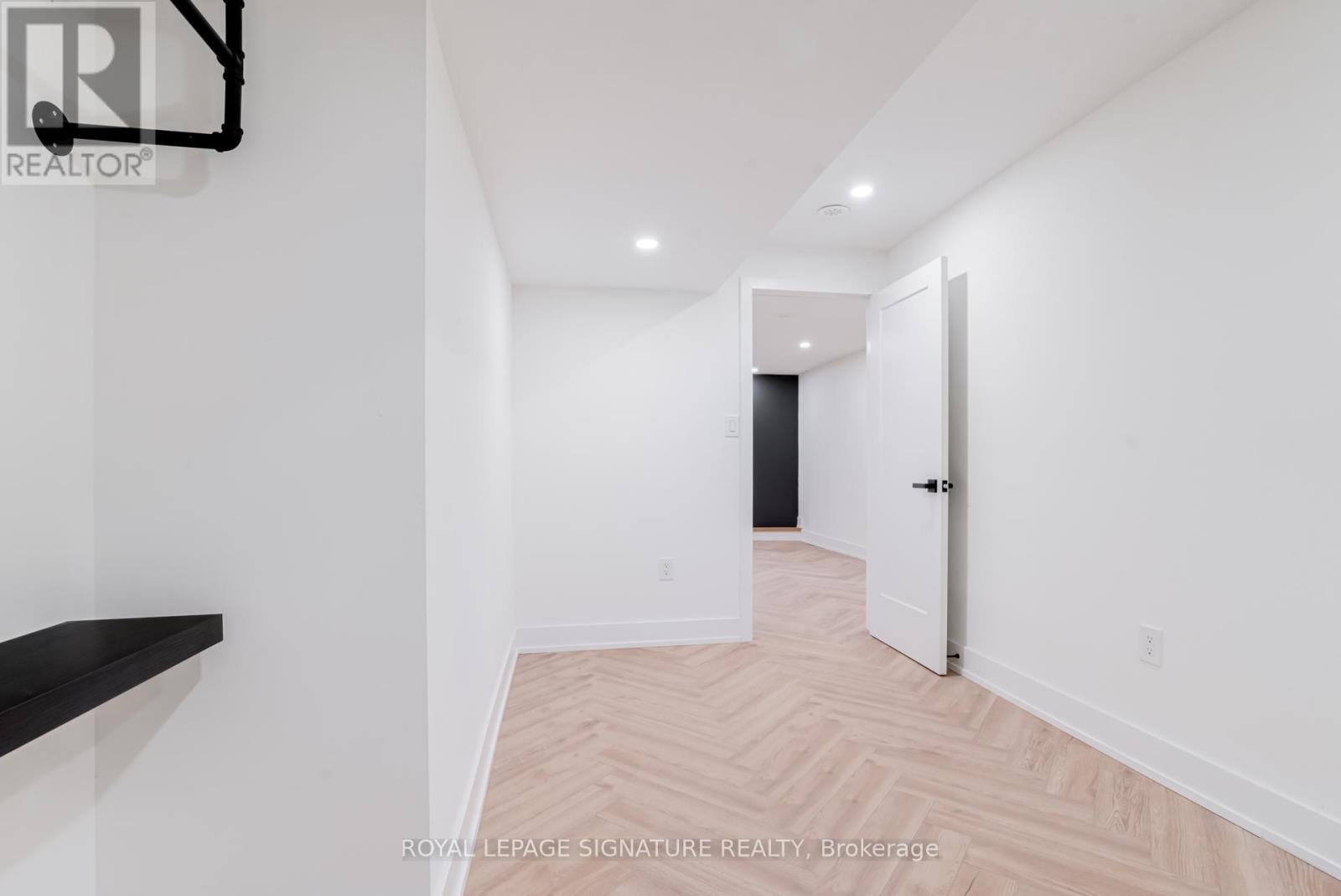 3 - 861 O'connor Drive, Toronto, Ontario  M4B 2S7 - Photo 14 - E12979554