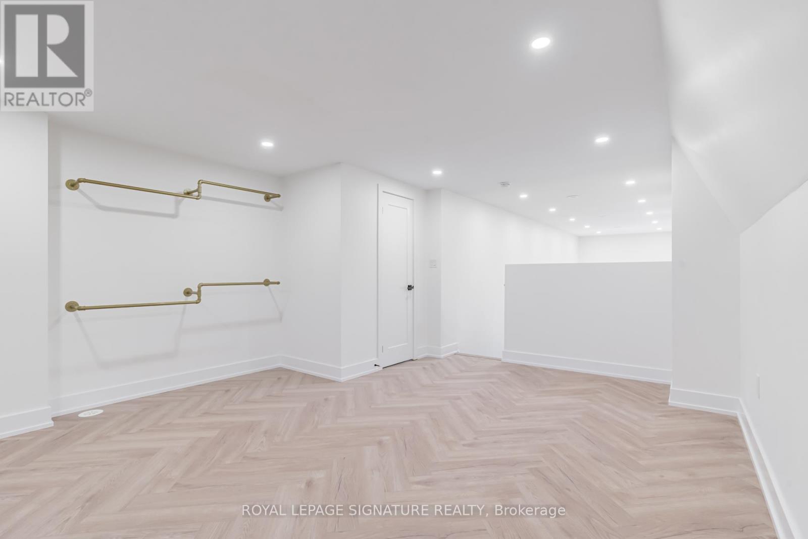 3 - 861 O'connor Drive, Toronto, Ontario  M4B 2S7 - Photo 18 - E12979554