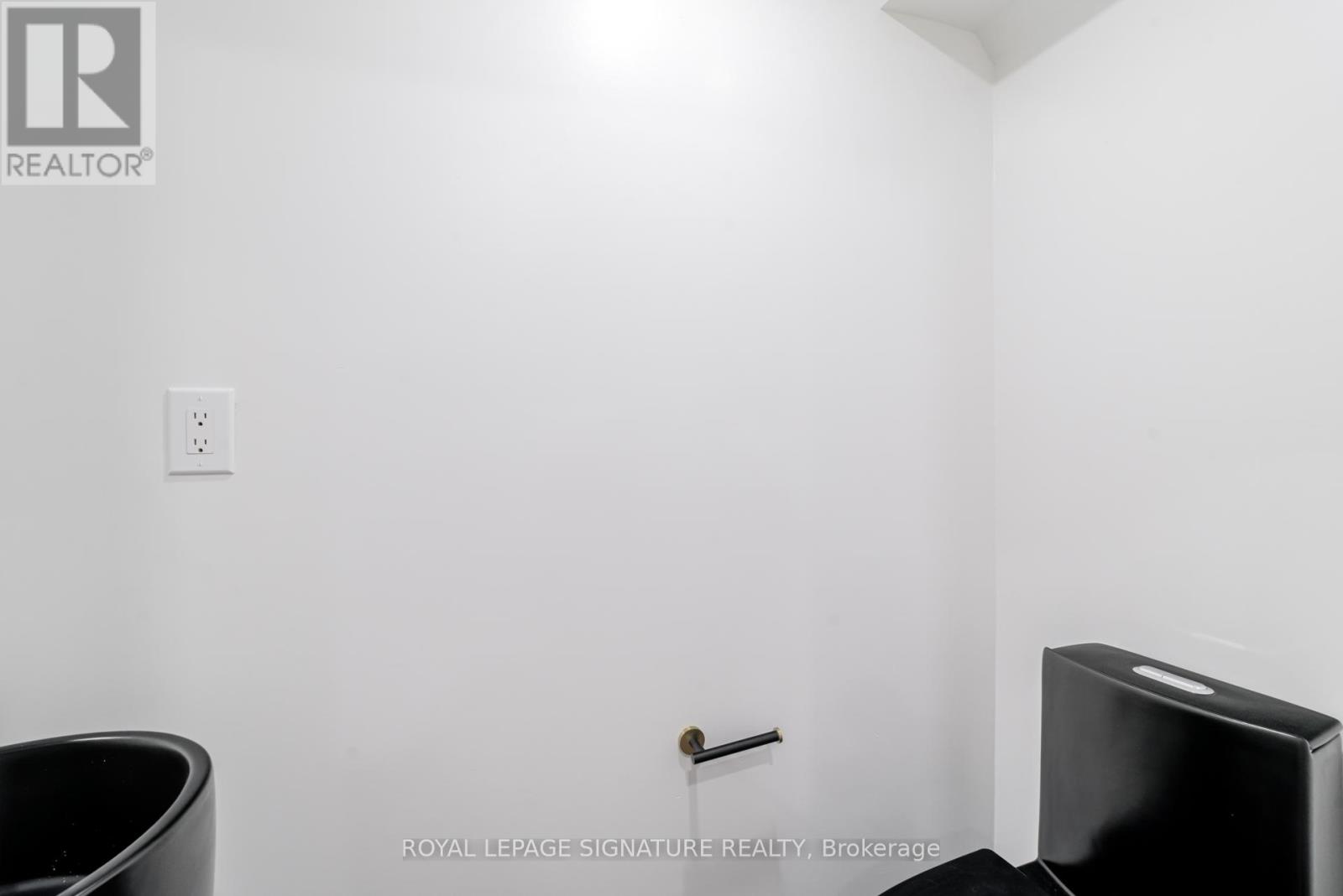 3 - 861 O'connor Drive, Toronto, Ontario  M4B 2S7 - Photo 19 - E12979554