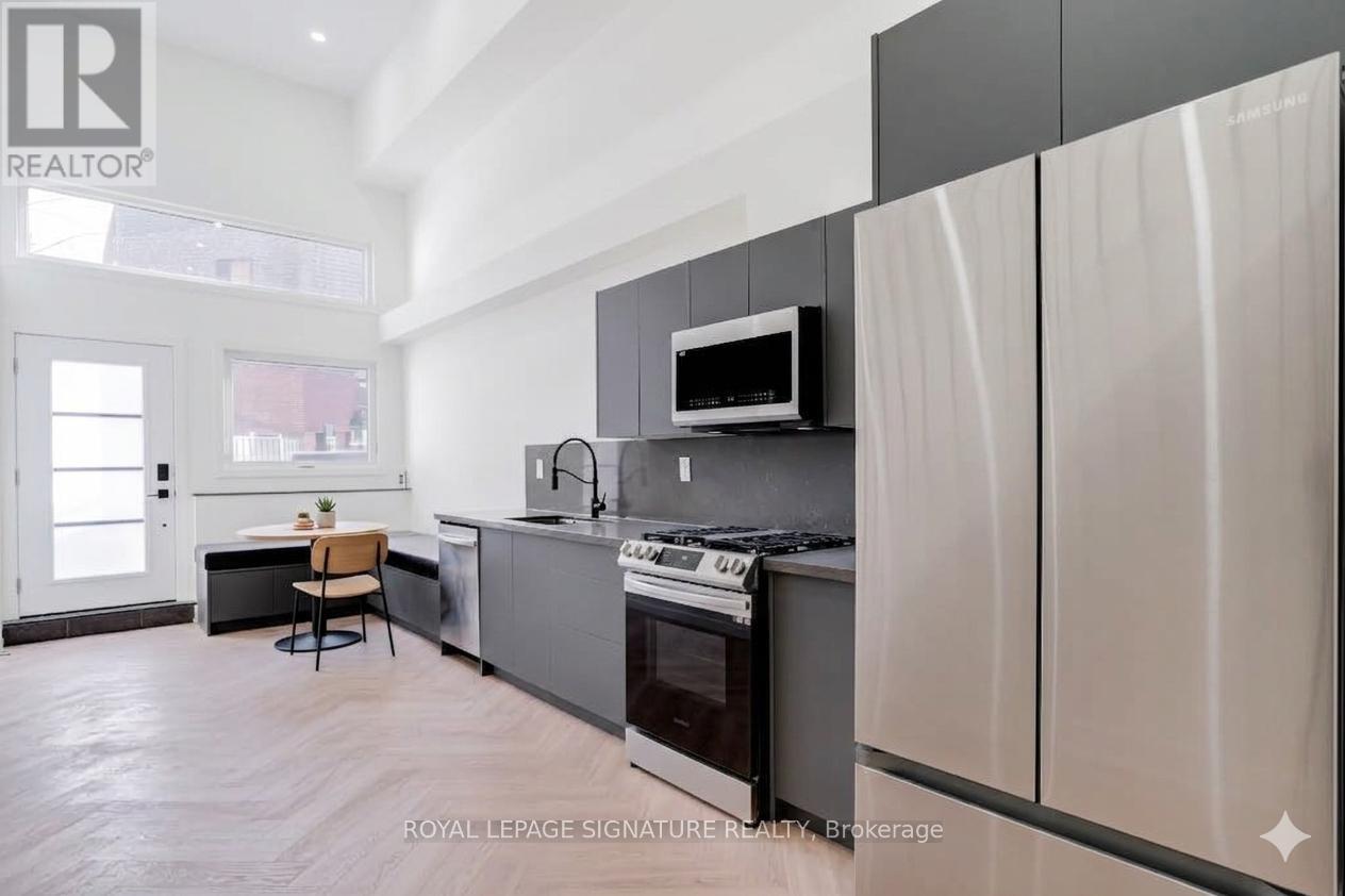 3 - 861 O'connor Drive, Toronto, Ontario  M4B 2S7 - Photo 2 - E12979554