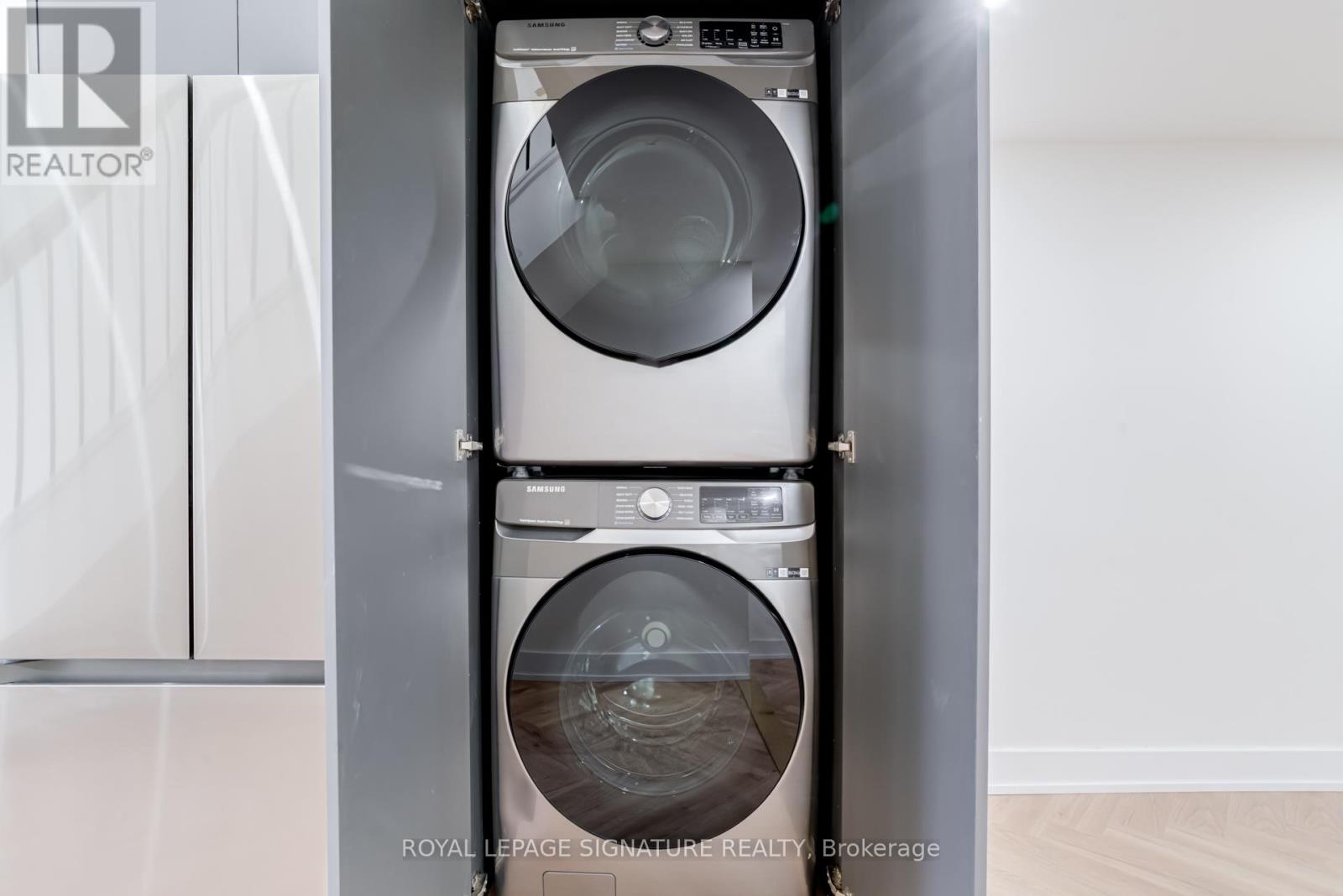 3 - 861 O'connor Drive, Toronto, Ontario  M4B 2S7 - Photo 7 - E12979554