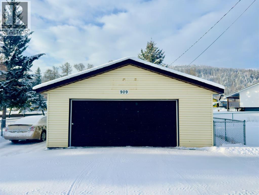 909 230 Street, Hillcrest, Alberta  T0K 1C0 - Photo 7 - A2288060