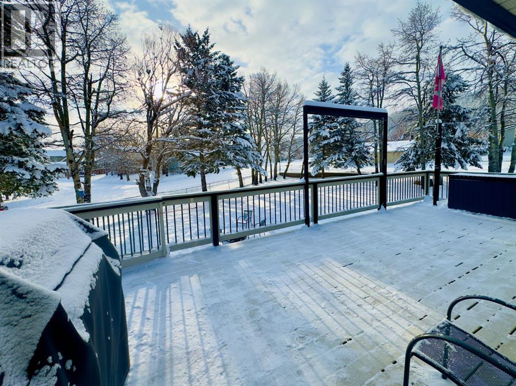 909 230 Street, Hillcrest, Alberta  T0K 1C0 - Photo 12 - A2288060