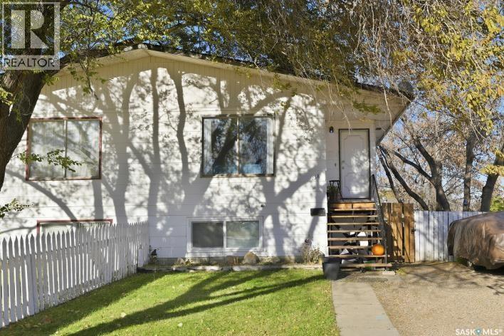 138 And 140 Clancy Drive, Saskatoon, Saskatchewan  S7M 4L2 - Photo 1 - SK032513