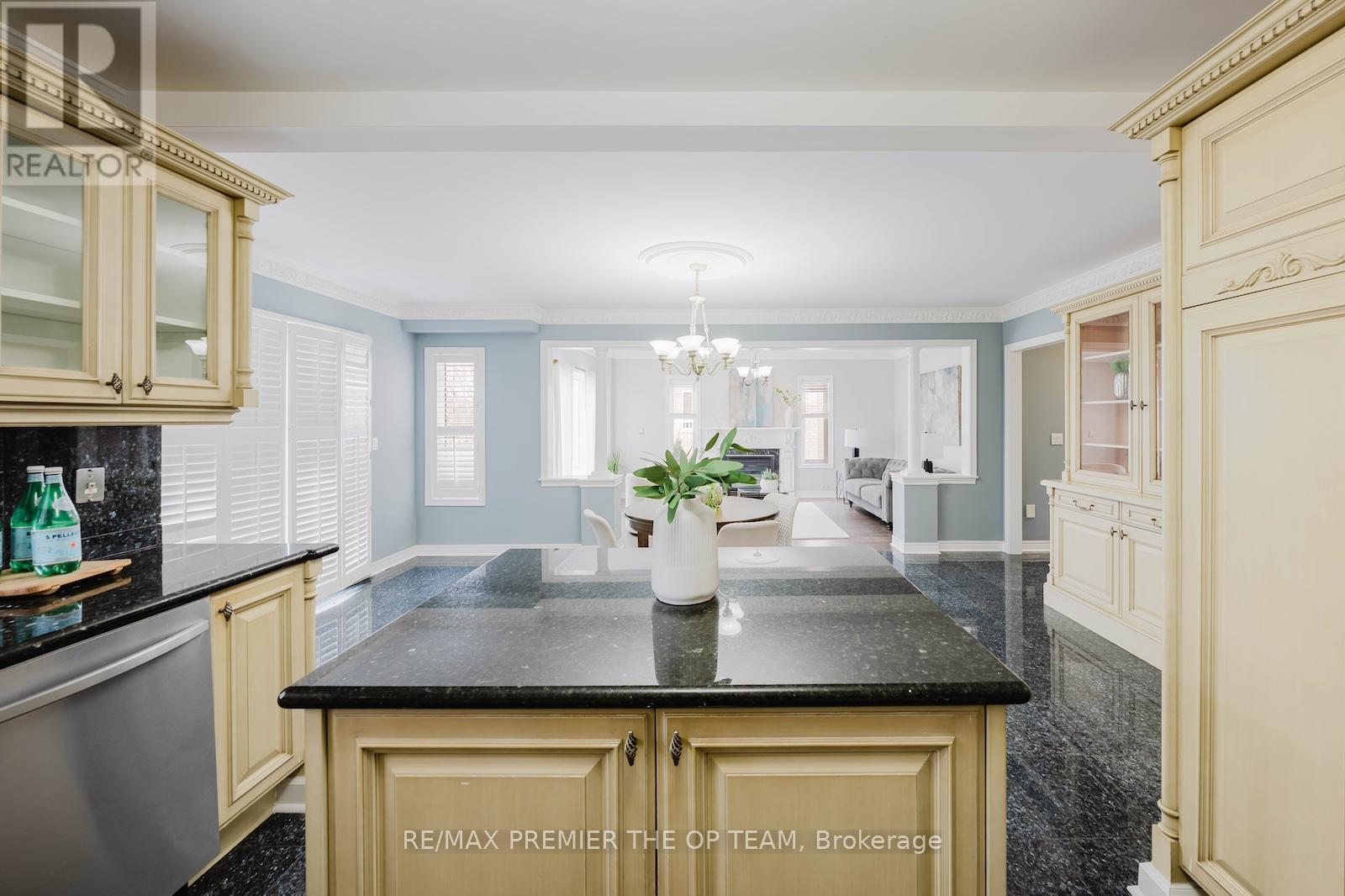 16 St Michele Place, Vaughan, Ontario  L4H 1H3 - Photo 17 - N12979408