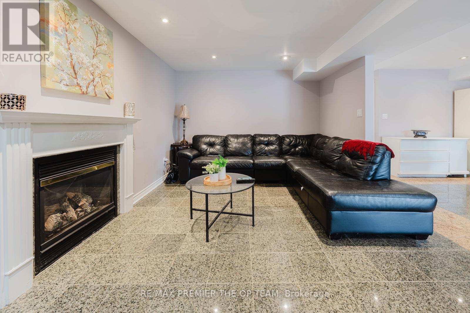 16 St Michele Place, Vaughan, Ontario  L4H 1H3 - Photo 32 - N12979408