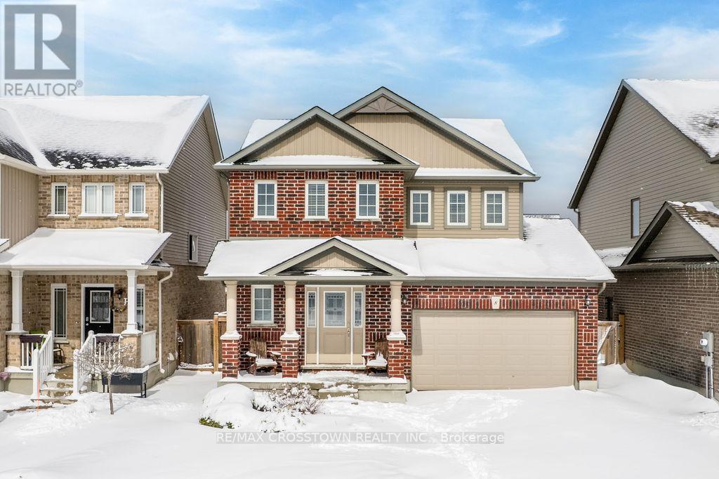 8 BROWNLEY LANE, Essa, Ontario