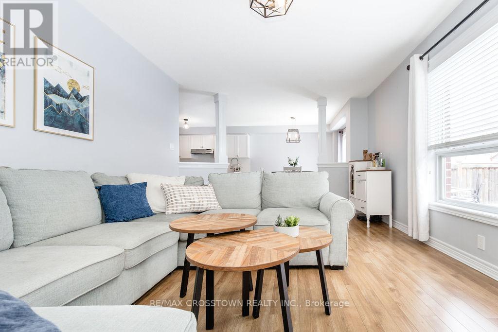 8 Brownley Lane, Essa, Ontario  L0M 1B0 - Photo 14 - N12979456