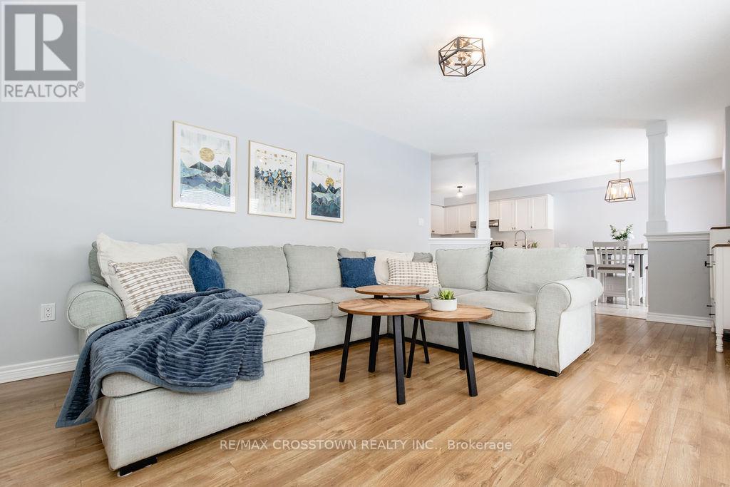 8 Brownley Lane, Essa, Ontario  L0M 1B0 - Photo 15 - N12979456