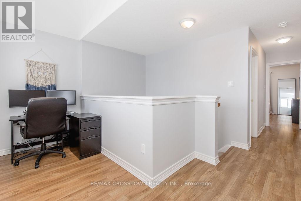 8 Brownley Lane, Essa, Ontario  L0M 1B0 - Photo 18 - N12979456