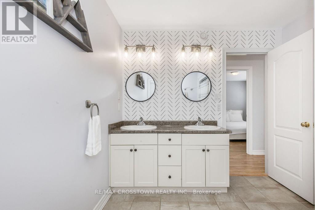 8 Brownley Lane, Essa, Ontario  L0M 1B0 - Photo 21 - N12979456