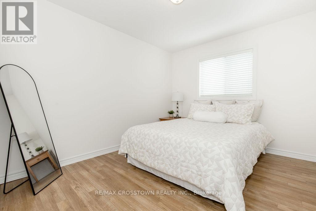 8 Brownley Lane, Essa, Ontario  L0M 1B0 - Photo 26 - N12979456