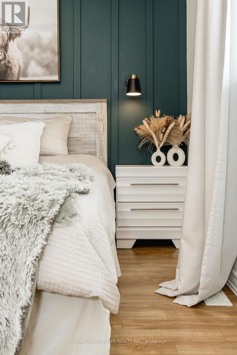 8 Brownley Lane, Essa, Ontario  L0M 1B0 - Photo 31 - N12979456