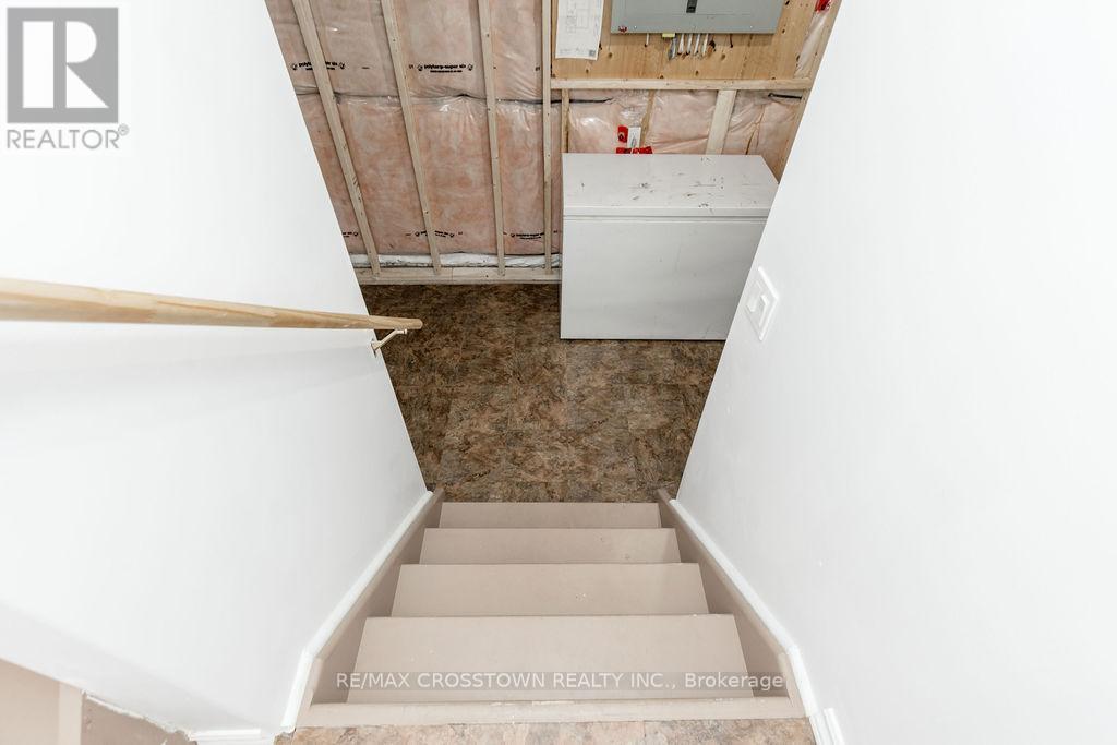 8 Brownley Lane, Essa, Ontario  L0M 1B0 - Photo 35 - N12979456