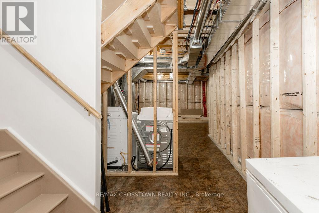 8 Brownley Lane, Essa, Ontario  L0M 1B0 - Photo 36 - N12979456