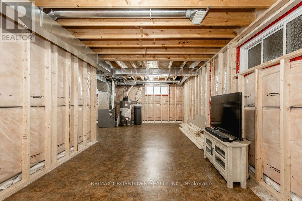 8 Brownley Lane, Essa, Ontario  L0M 1B0 - Photo 39 - N12979456