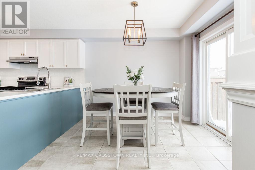 8 Brownley Lane, Essa, Ontario  L0M 1B0 - Photo 8 - N12979456